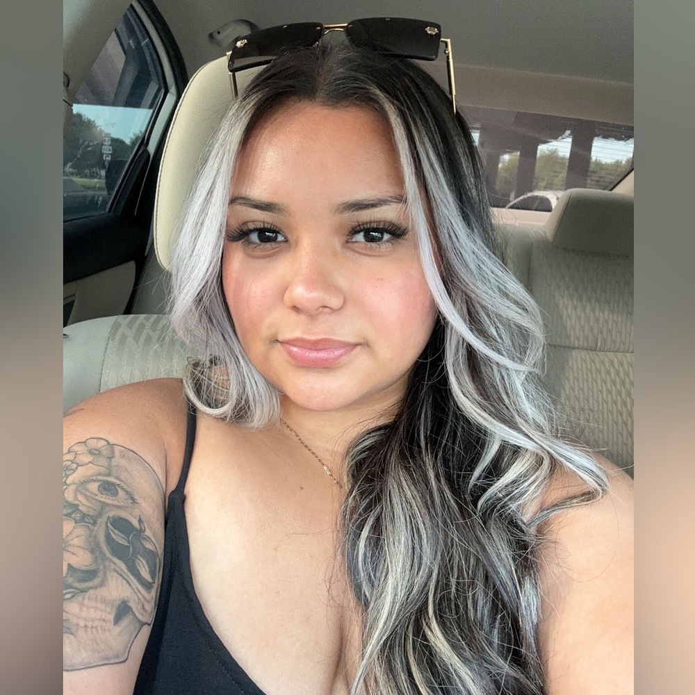 Meet your Posher, Crystal